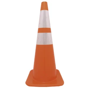 Cono vial de 90 cm con base cuadrada. Tres franjas reflectivas alta intensidad tipo IV de 10 cm cada una.PESO 4 KG Según manual invias